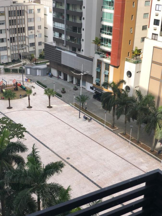 Apto Pe Na Areia - Centro De Balneário Camboriú المظهر الخارجي الصورة